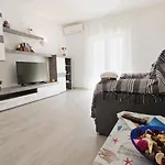 Starfish - Wifi - Air Con - 180 M From The By Bedzy Lägenhet *