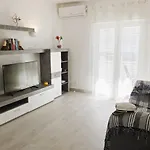 Starfish - Wifi - Air Con - 180 M From The By Bedzy *