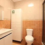 Starfish - Wifi - Air Con - 180 M From The By Bedzy
